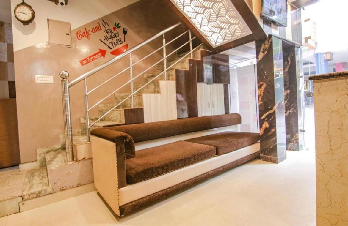 The For You Hotel & Restaurant Rishīkesh Exteriör bild