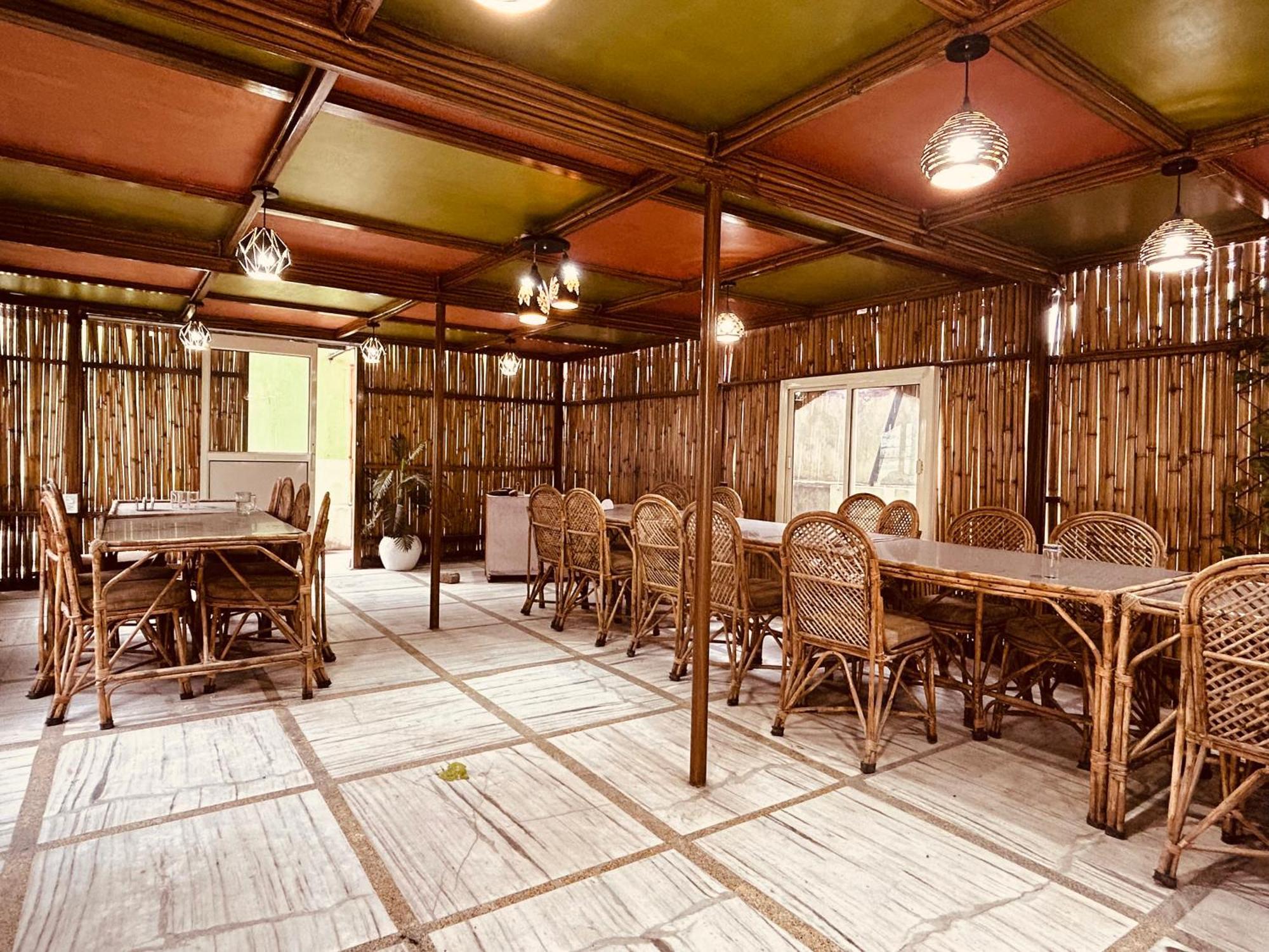 The For You Hotel & Restaurant Rishīkesh Exteriör bild