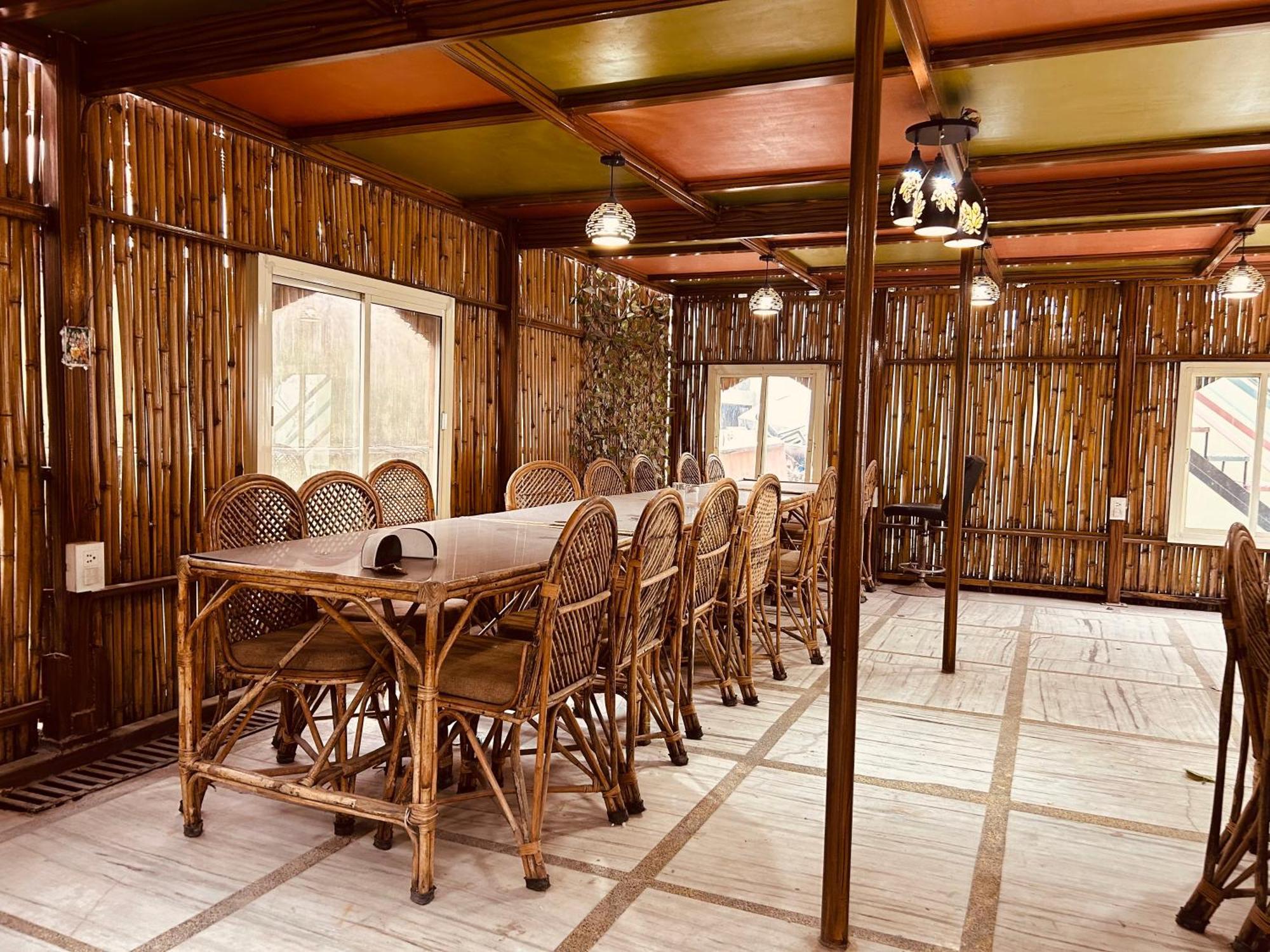 The For You Hotel & Restaurant Rishīkesh Exteriör bild